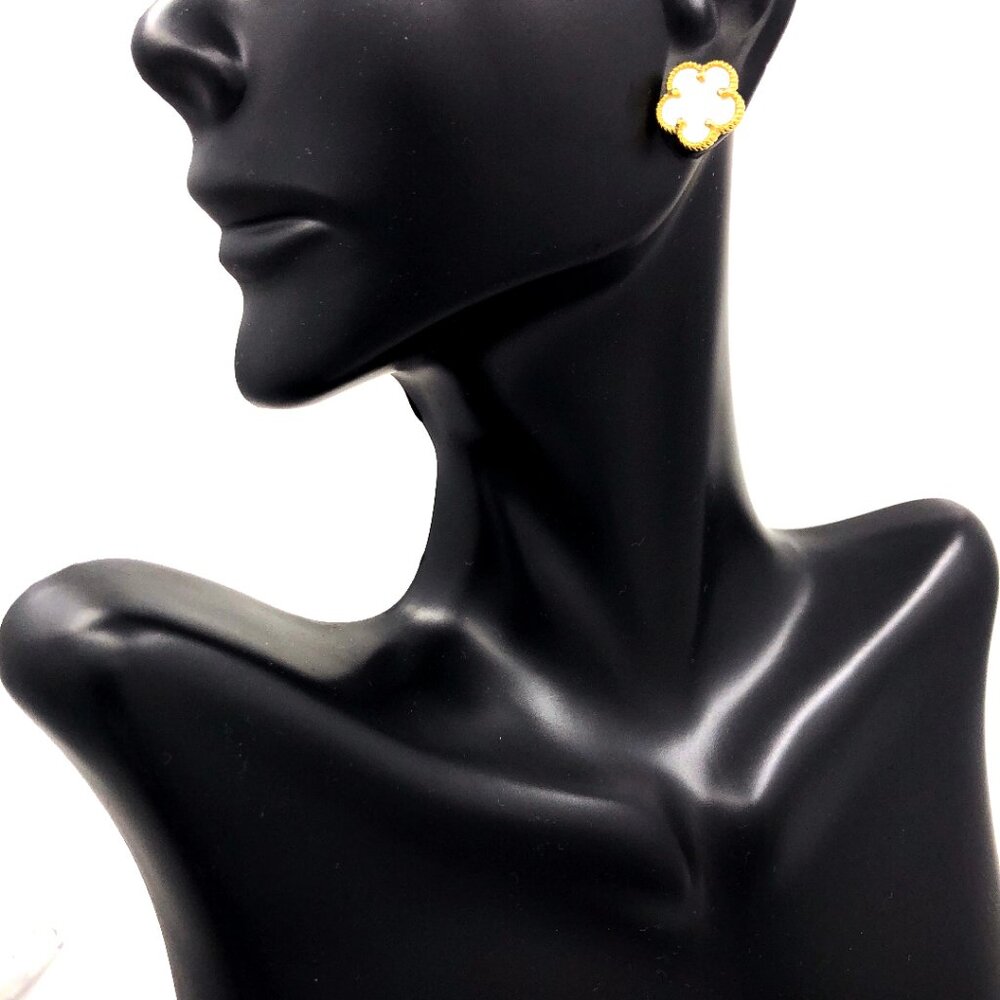 Clover 5 Leave Stud Earrings 18k GP 925 Sterling Silver / Mother of Pearl - Picture 3 of 6